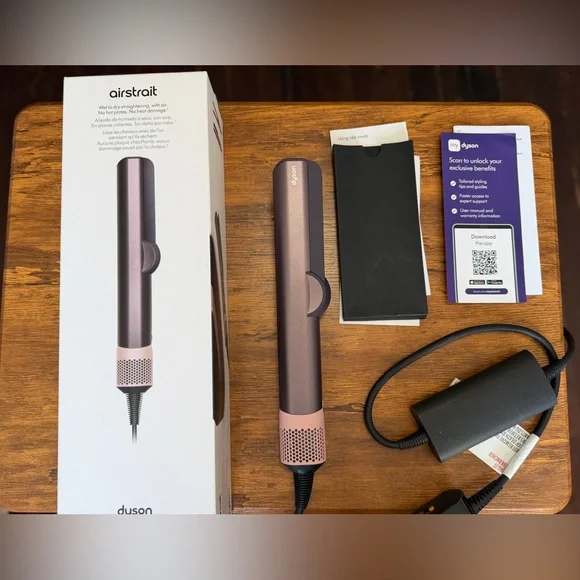 Dyson Hair Tool in Metallic Purple Jasper Plum - Picture 2 of 6